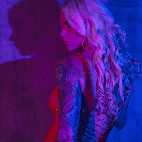 Meet your Posher, Amanda - Picture 1 of 2